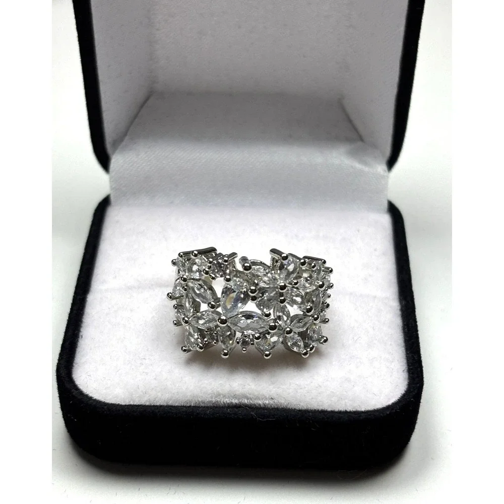Elegant Silver Ring With Clustered Marquise & Round Cubic Zirconia Stones 6